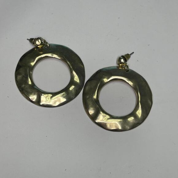 Chico's gold tone earrings hammered pierced dangle signed costume jewelry - Picture 2 of 5
